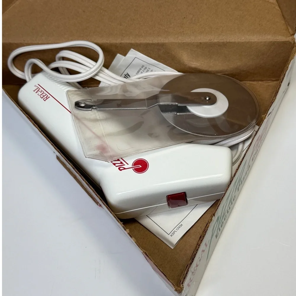 Regal Pizza Pal Electric Pizza Cutter White Vintage Retro 90s Kitsch Nostalgic